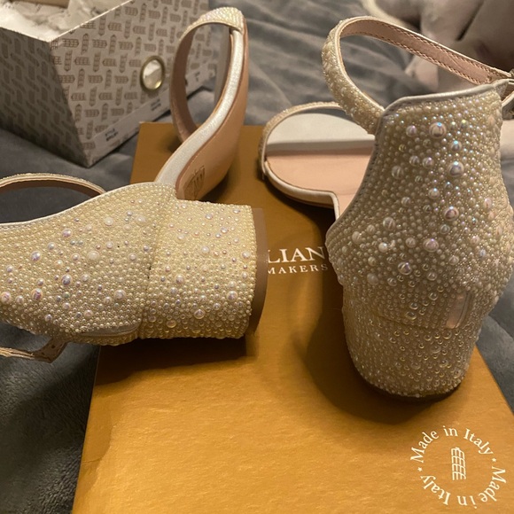 White Pearl heels - Picture 2 of 5